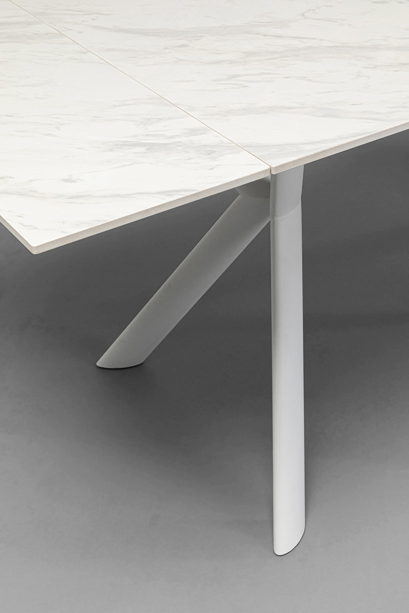 Xenia Extendable Table