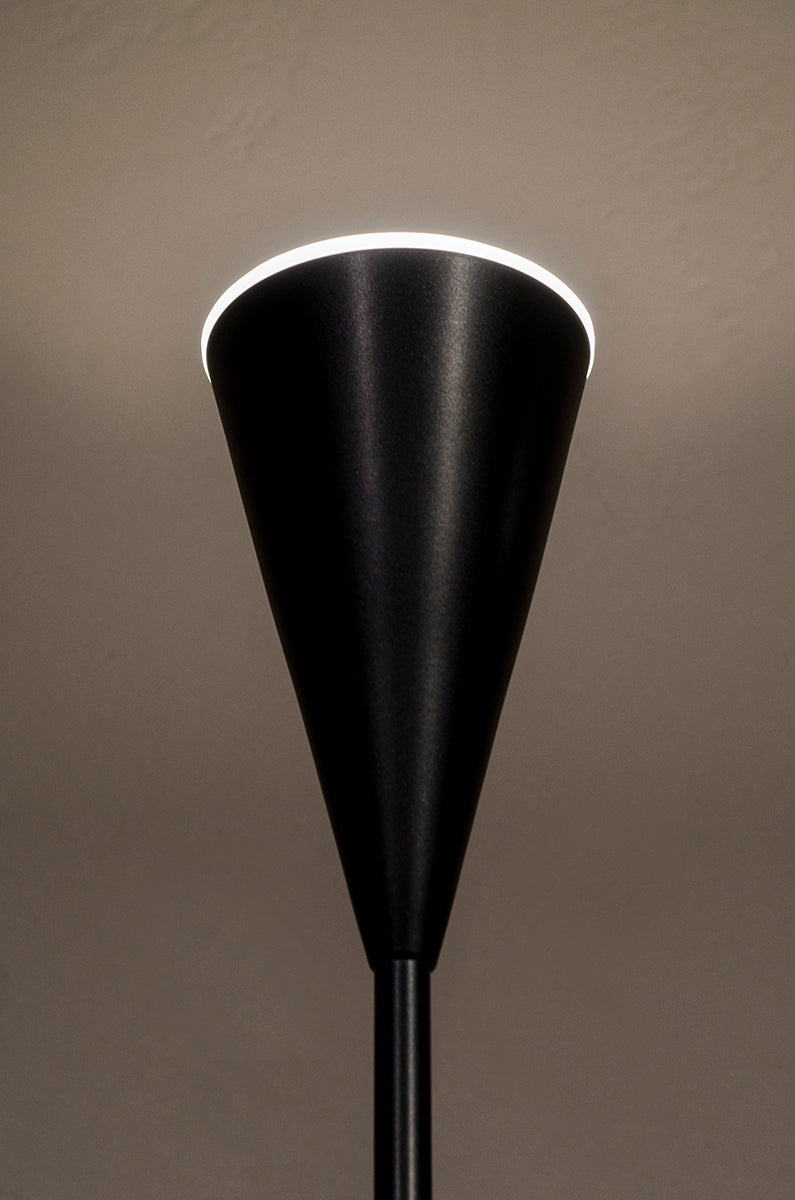 Konik 220 Floor Lamp - WOO .Design