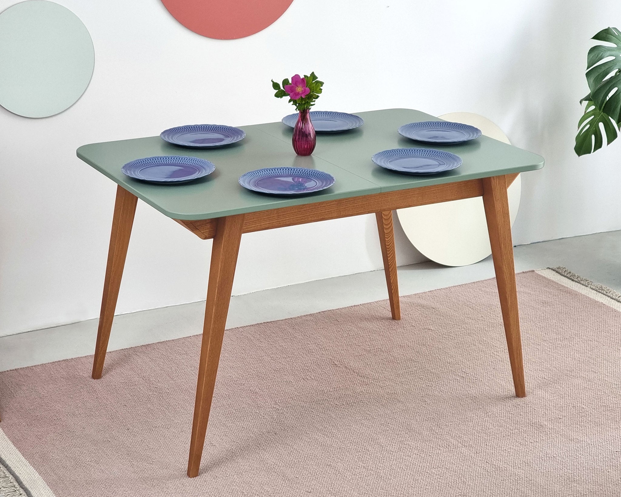 Envelope Bold Extendable Dining Table