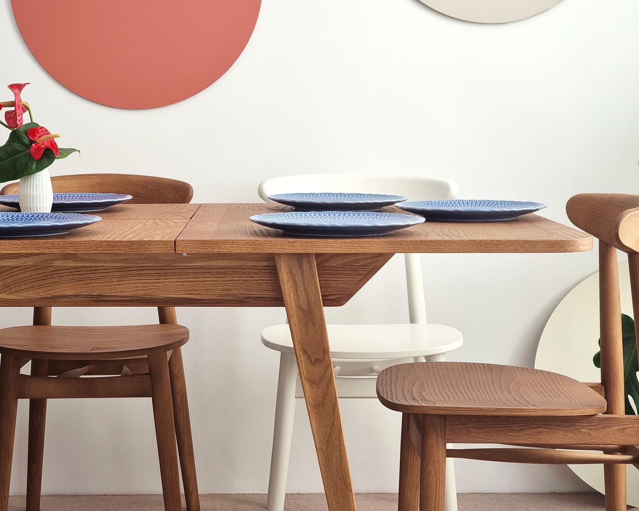 Envelope Bold Veneered Extendable Dining Table
