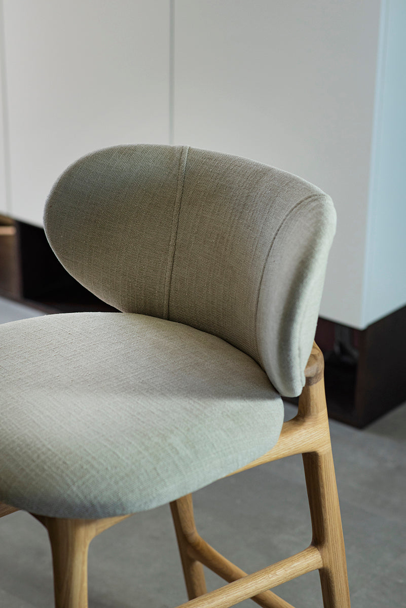 Hoja Bar Stool with Backrest