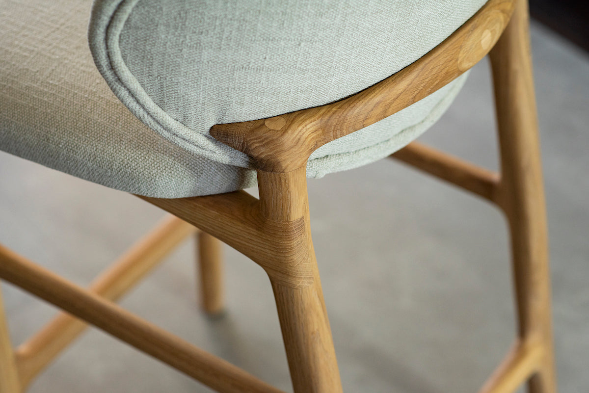 Hoja Bar Stool with Backrest