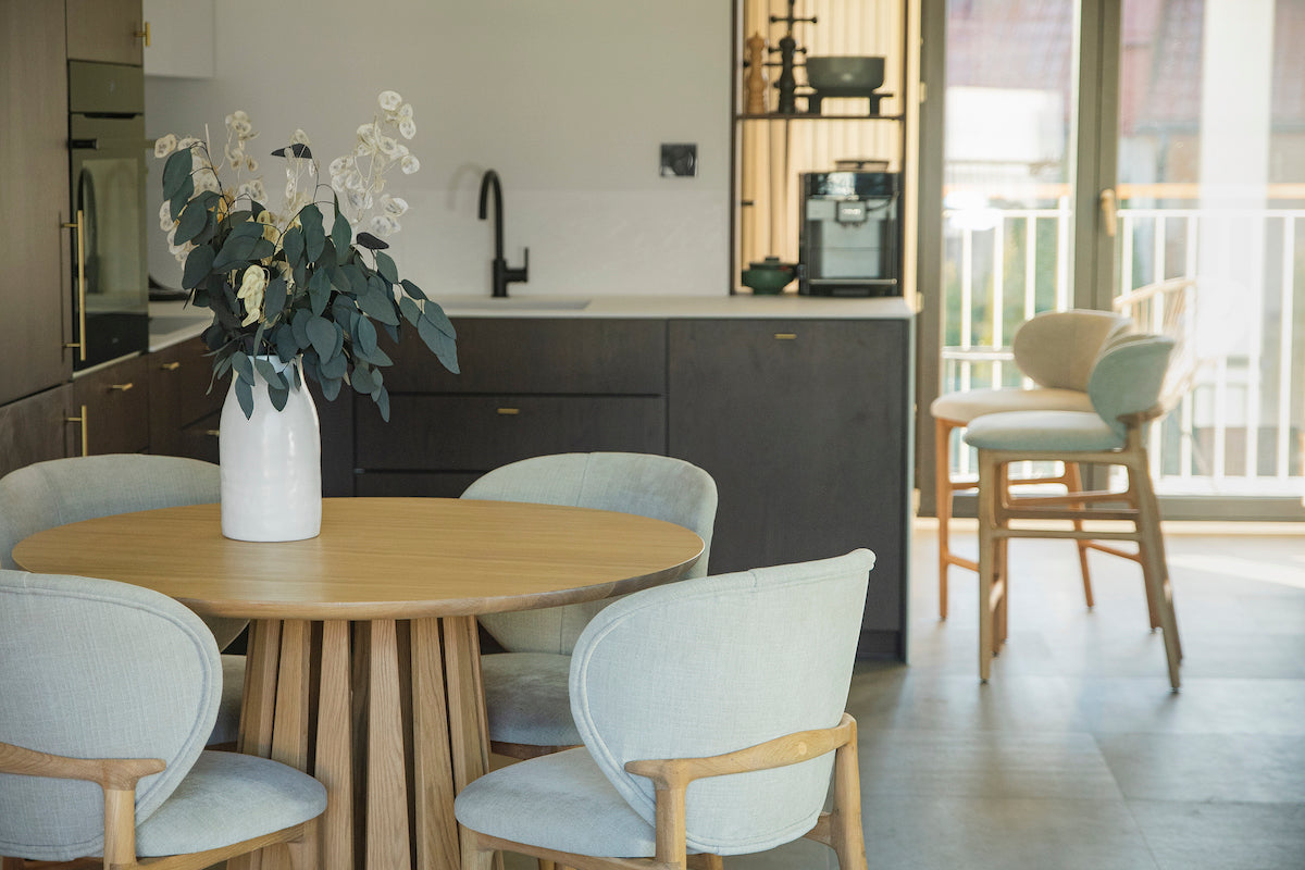 Hoja Bar Stool with Backrest