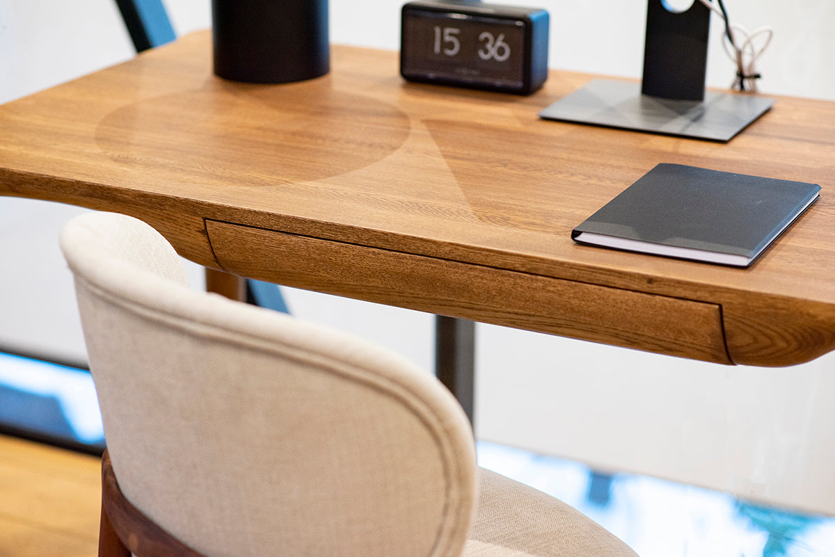 Hoja Desk - WOO .Design