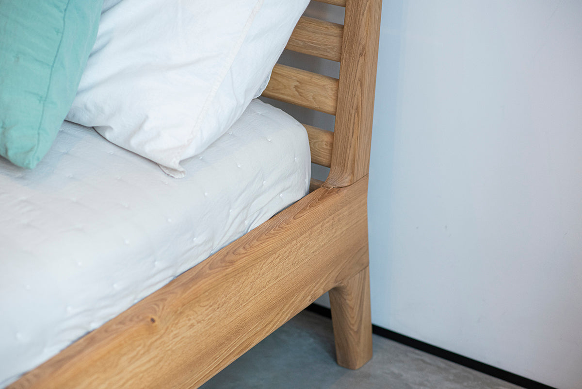 Kiko Oak Bed - WOO .Design