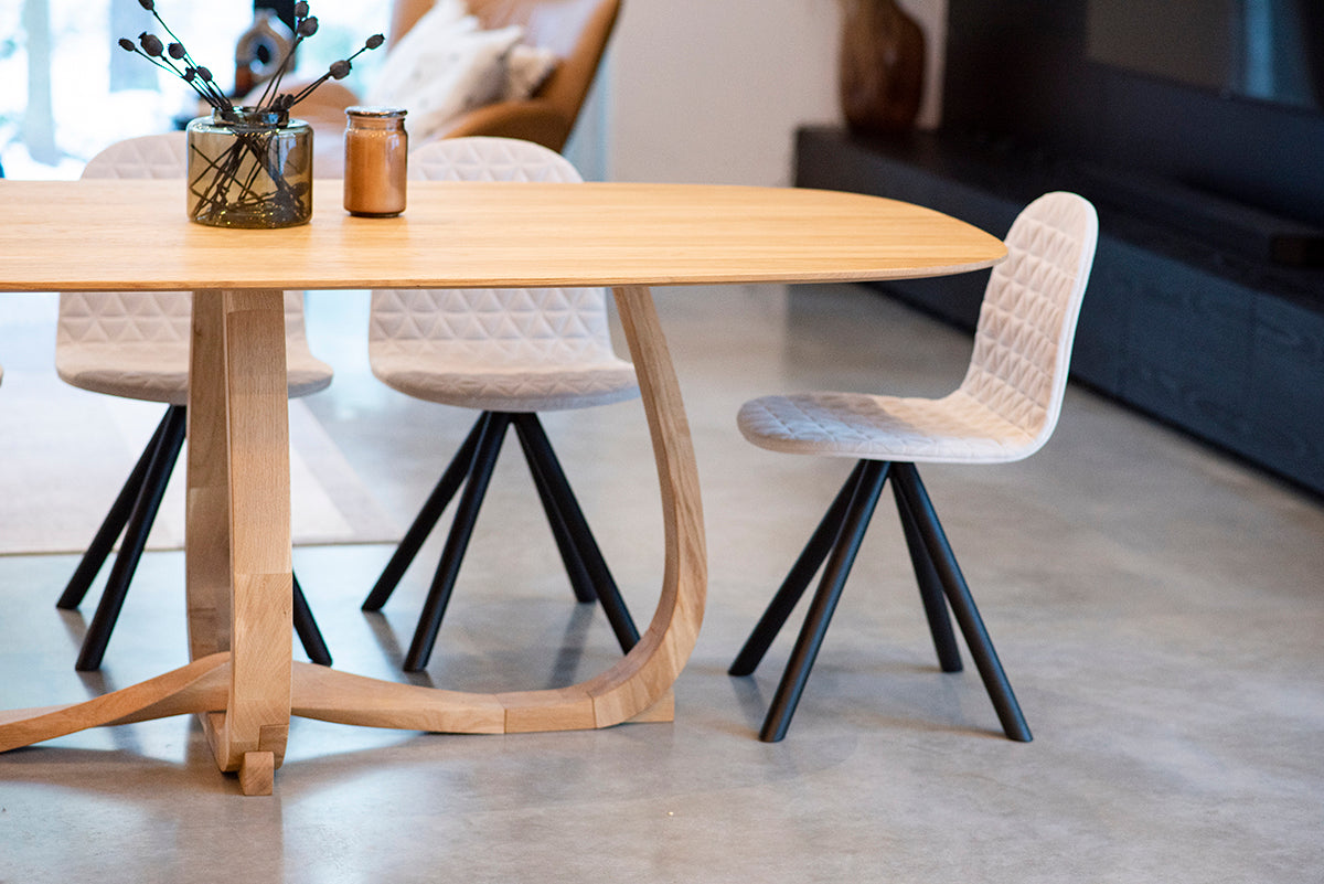 Lub Oak Dining Table