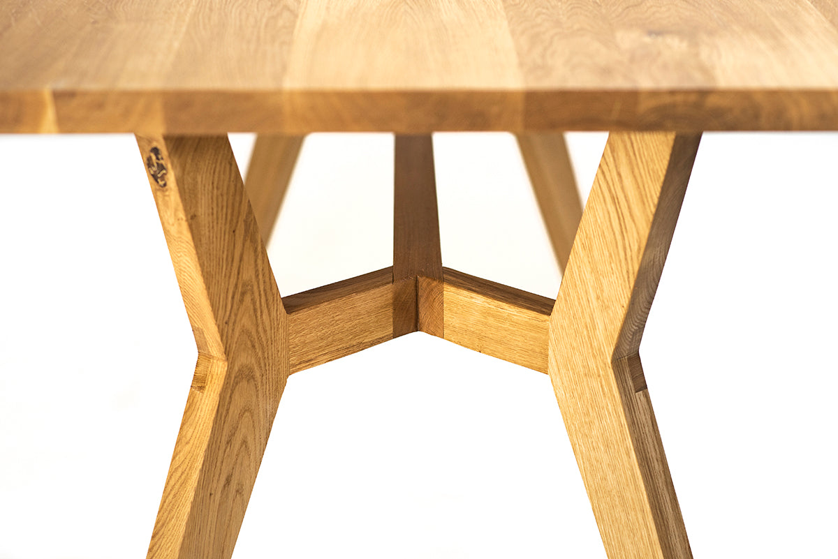 Piko Oak Dining Table