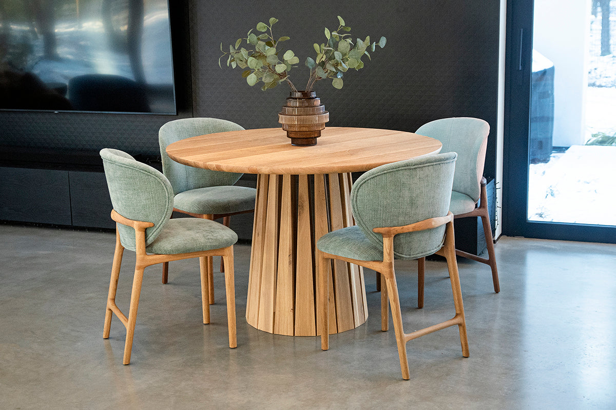 Sole Oak Round Dining Table