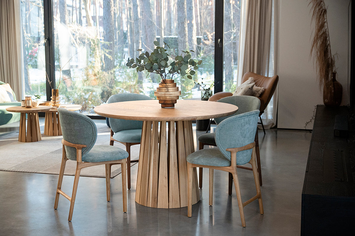 Sole Oak Round Dining Table