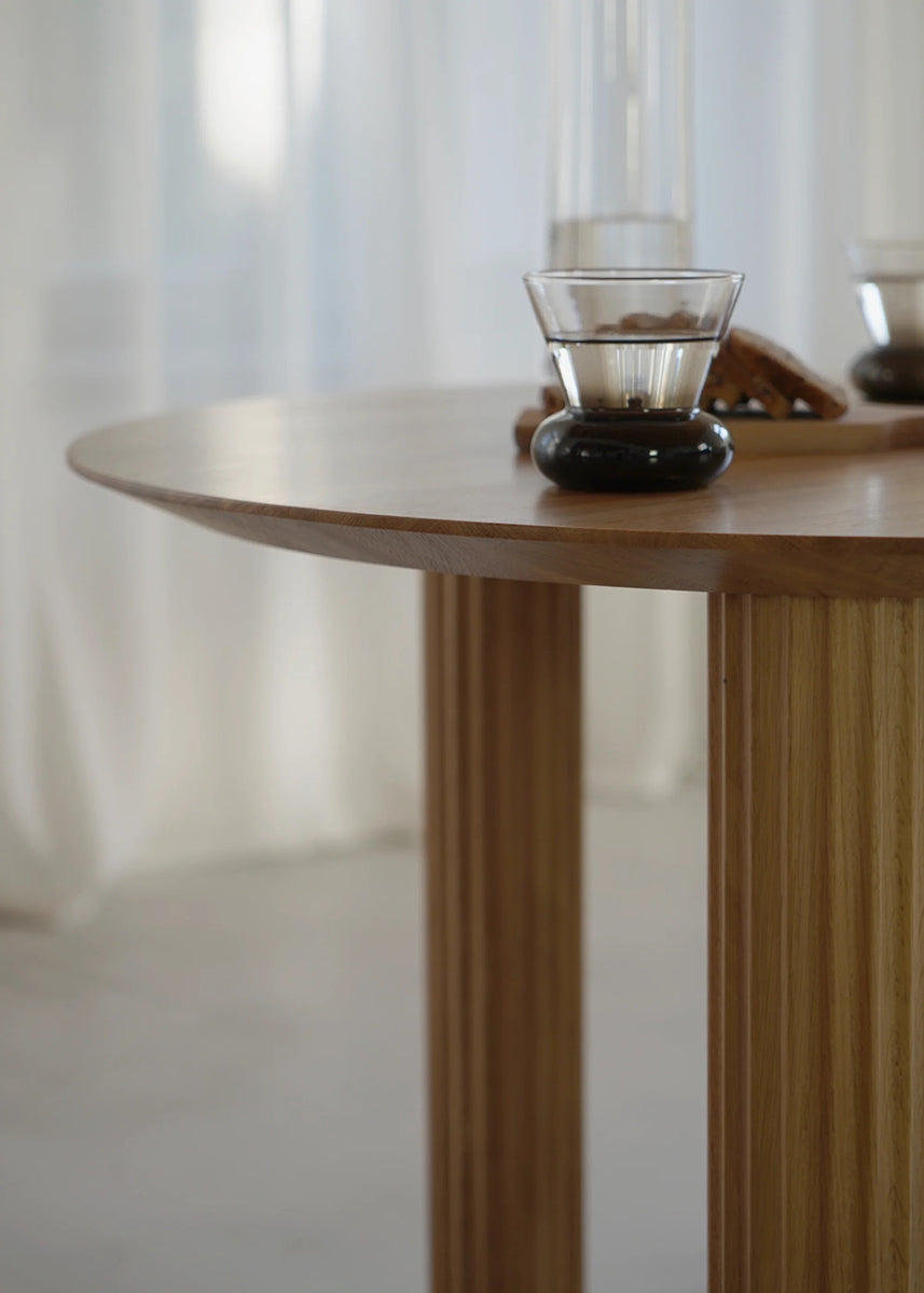 Filar Oak Wood Round Dining Table