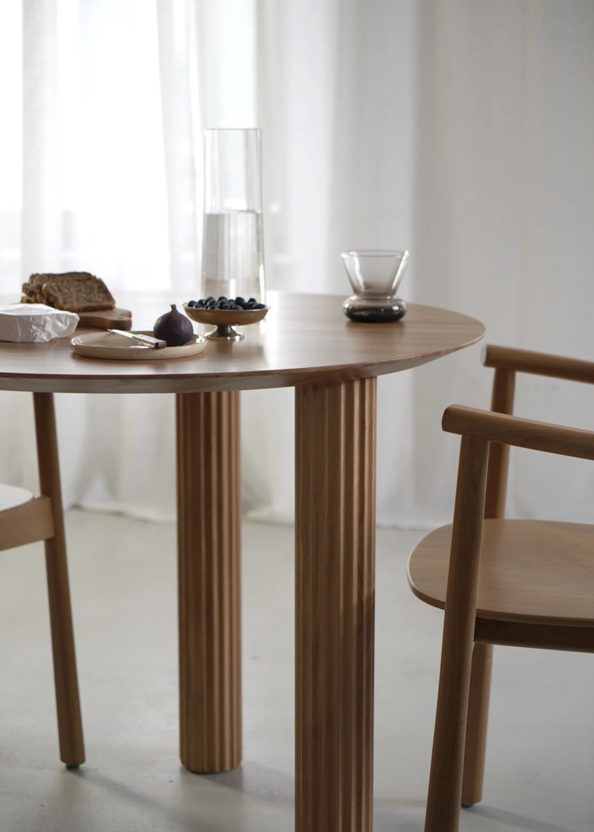 Filar Oak Wood Round Dining Table