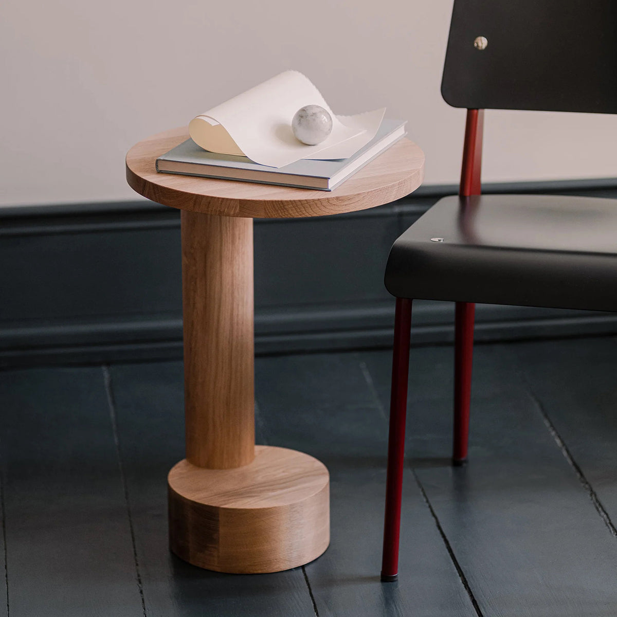 Bold Oak Wood Side Table