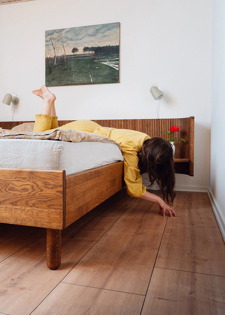 Hug Oak Wood Bed