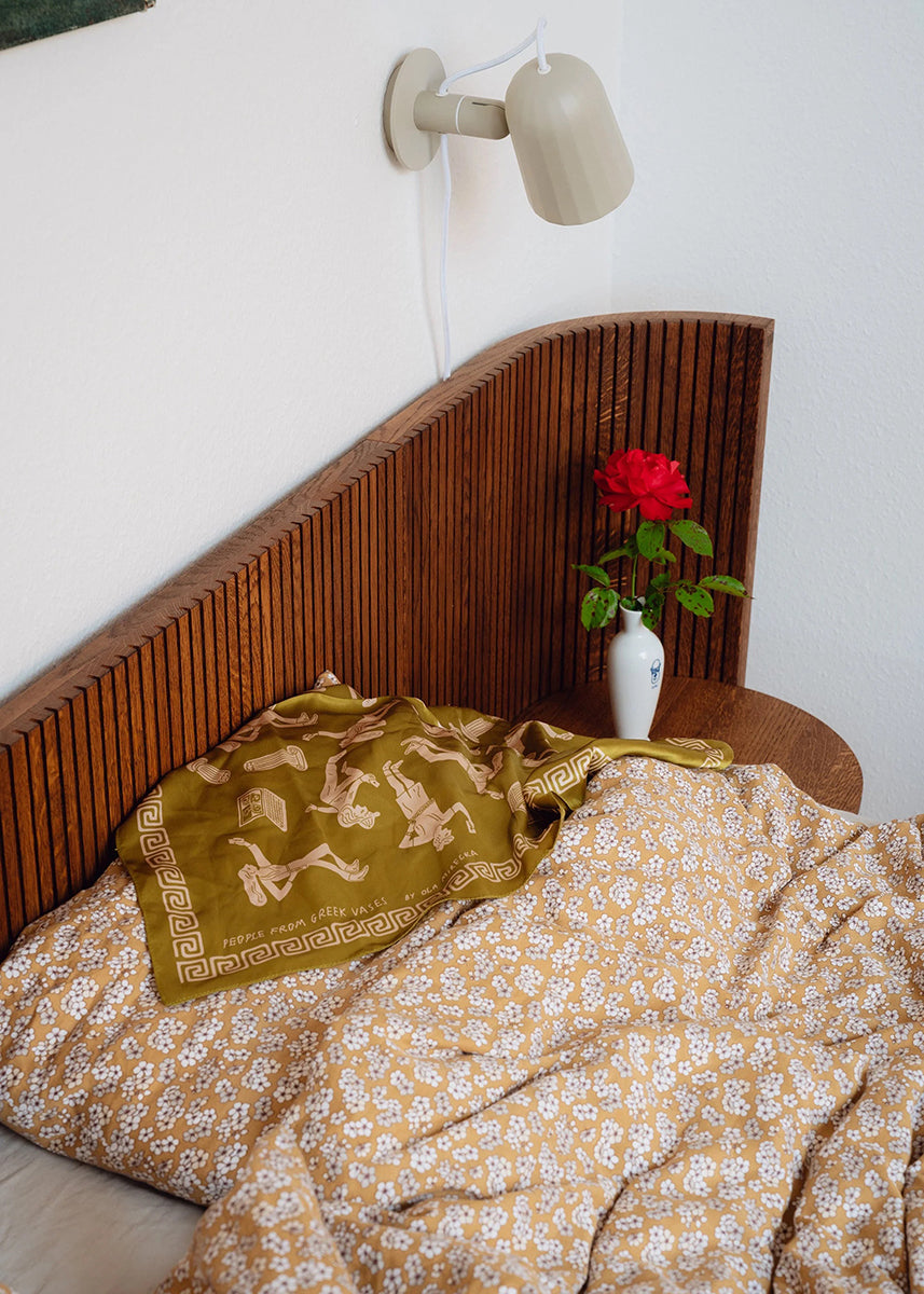 Hug Oak Wood Bed