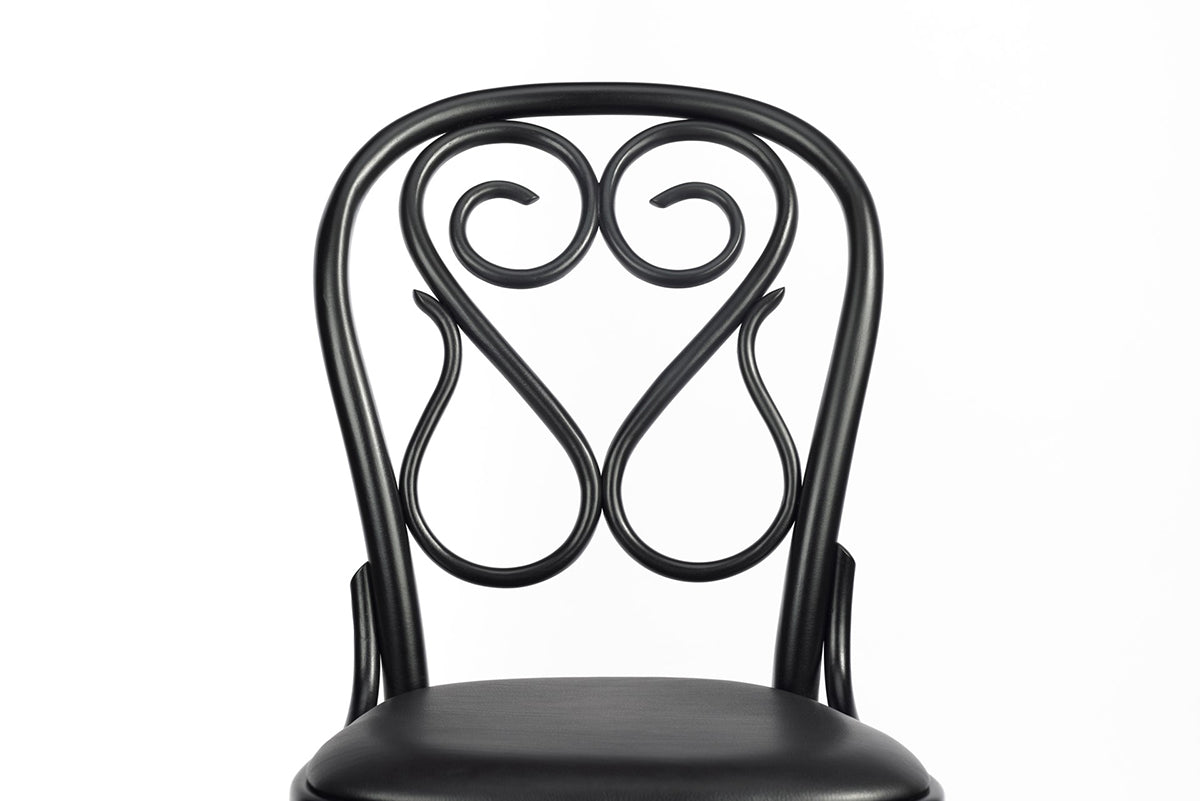 04 Upholstered Chair - WOO .Design