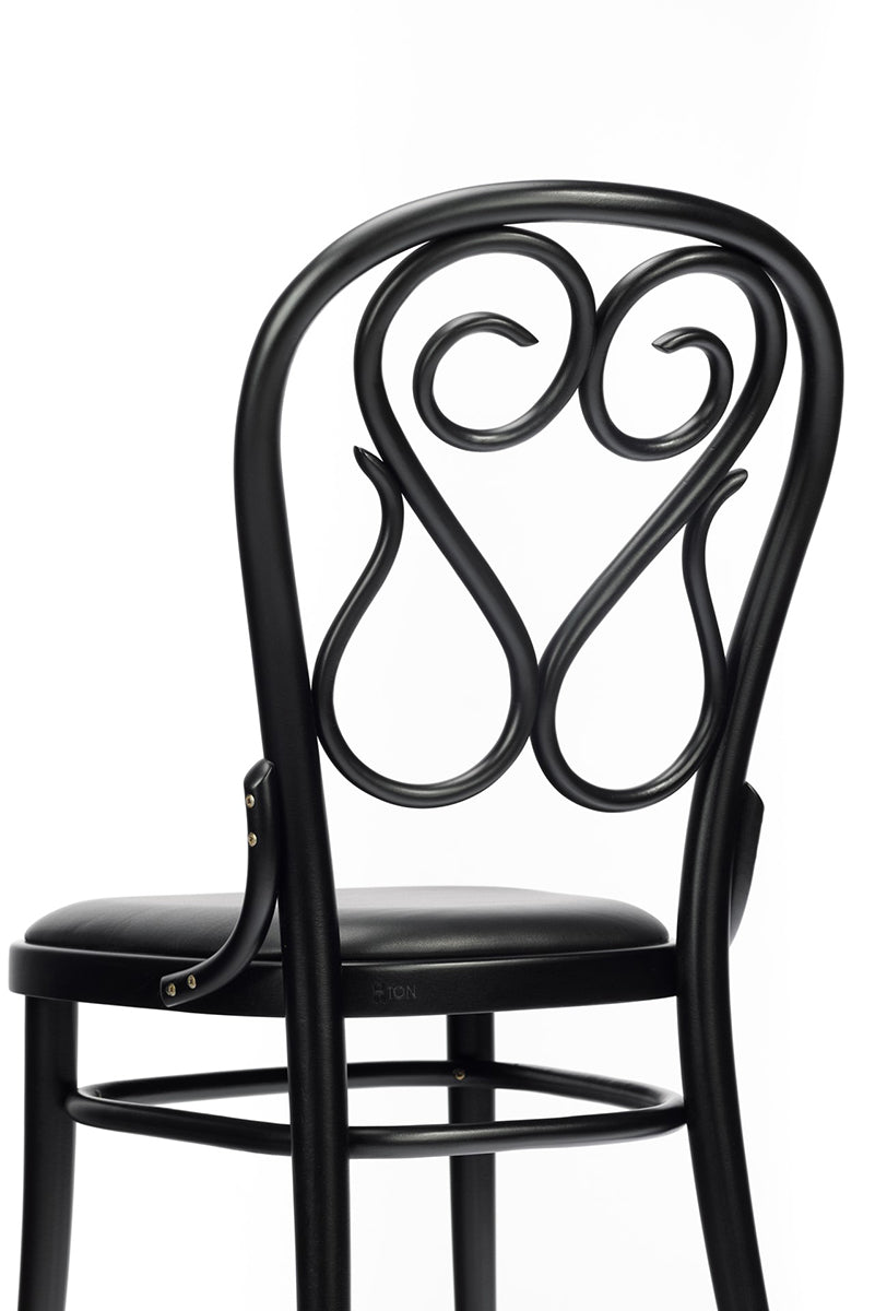 04 Upholstered Chair - WOO .Design