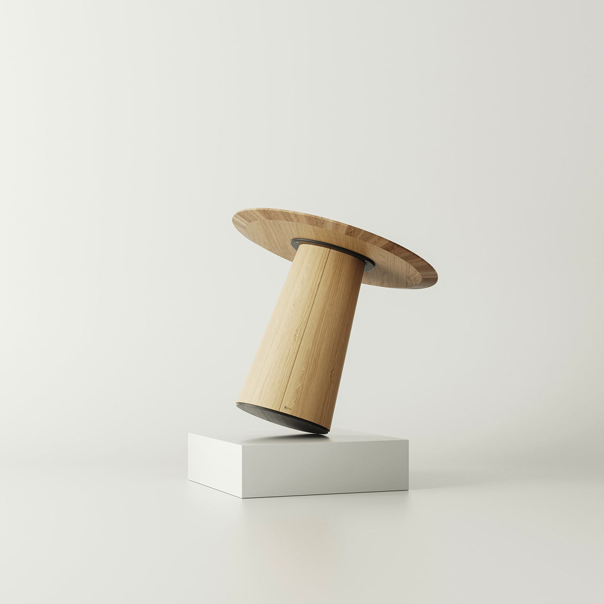 P.O.V. 461 Round Dining Table