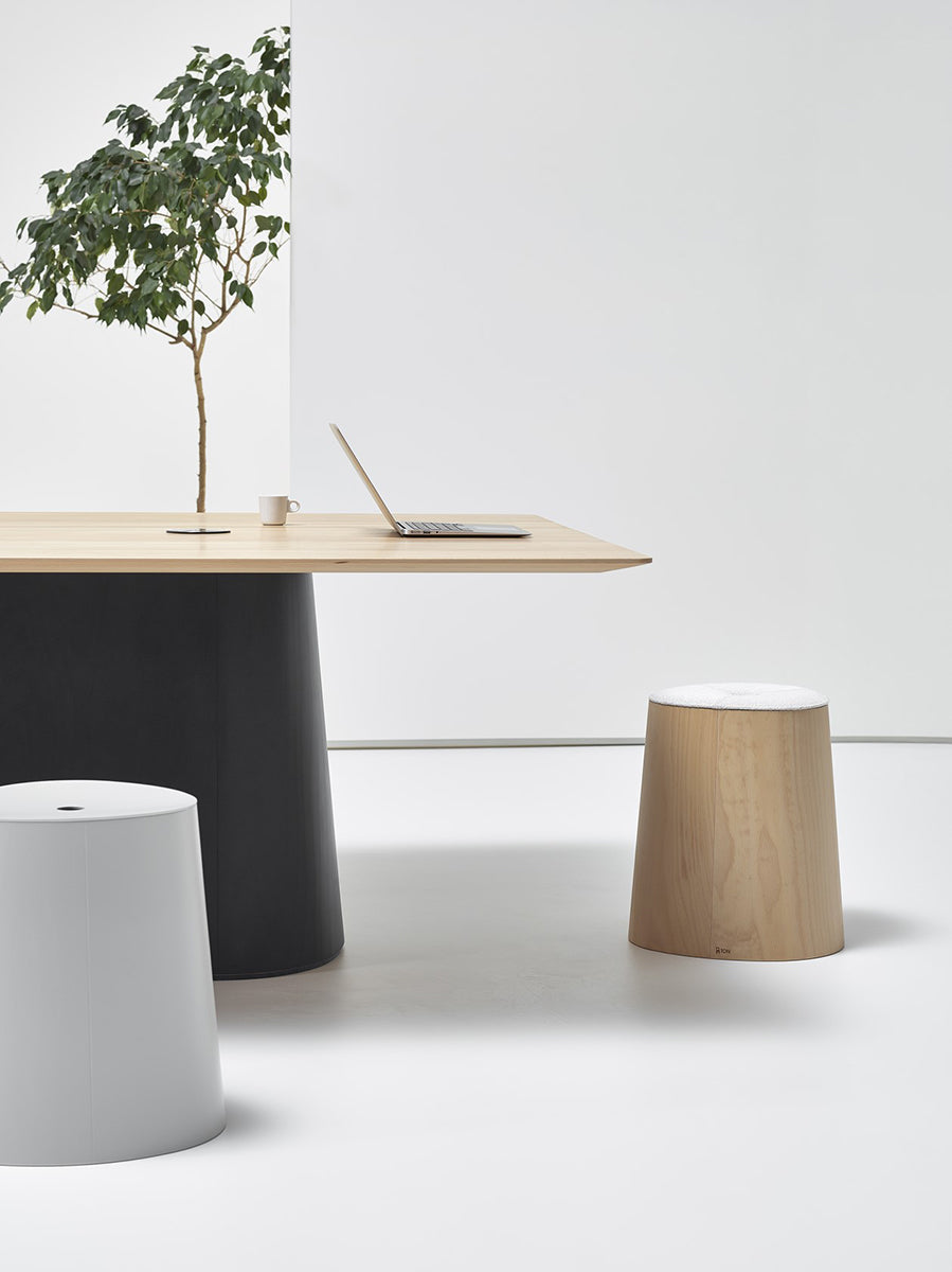 P.O.V. 467 Rectangular Dining Table