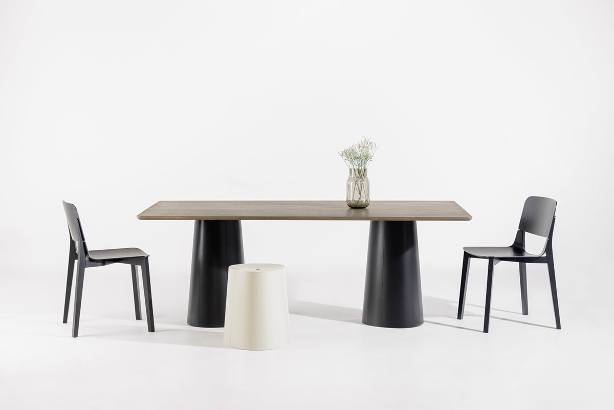 P.O.V. 470 Rectangular Dining Table