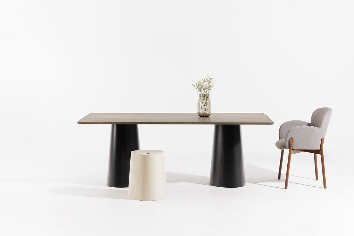 P.O.V. 470 Rectangular Dining Table