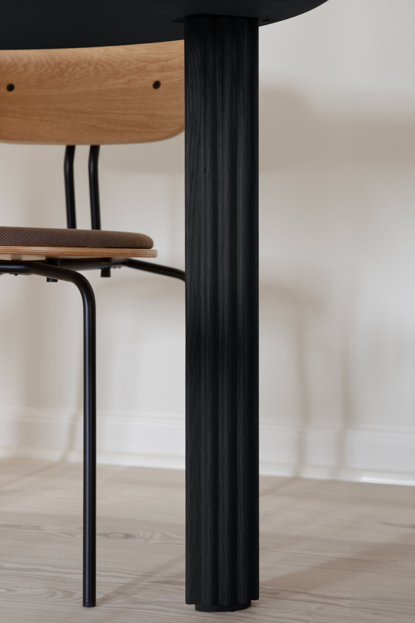 Comfort Circle Round Dining Table
