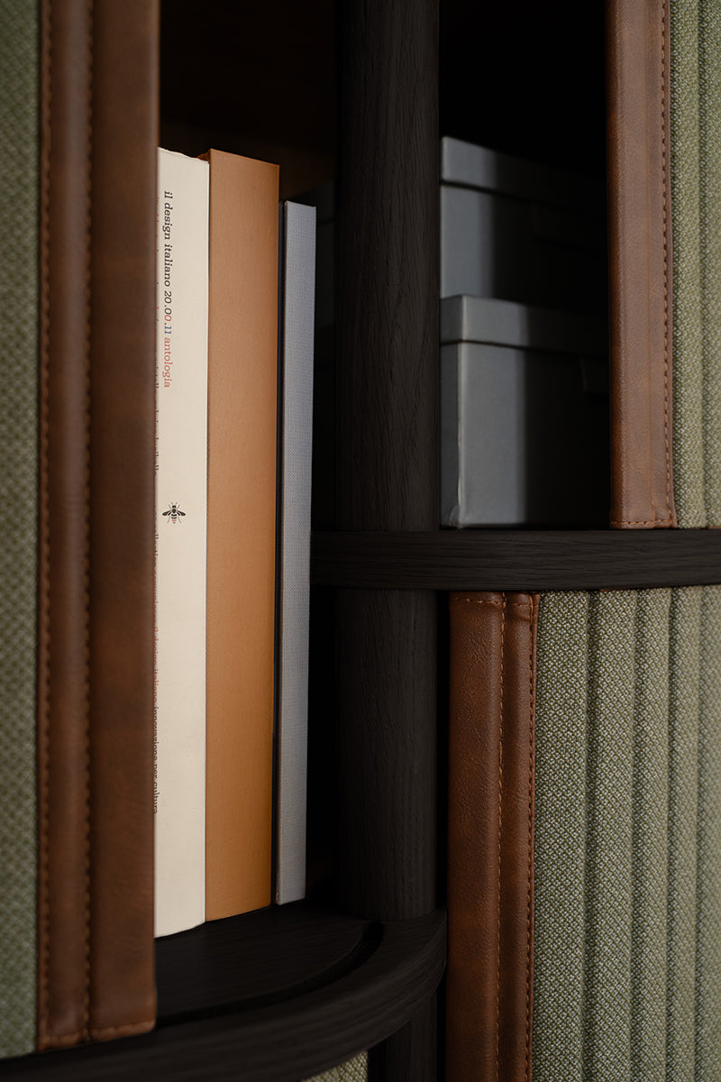 Audacious Highboard
