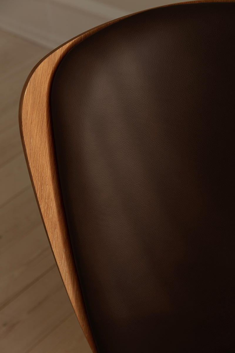The Reader Leather Wing Chair - WOO .Design