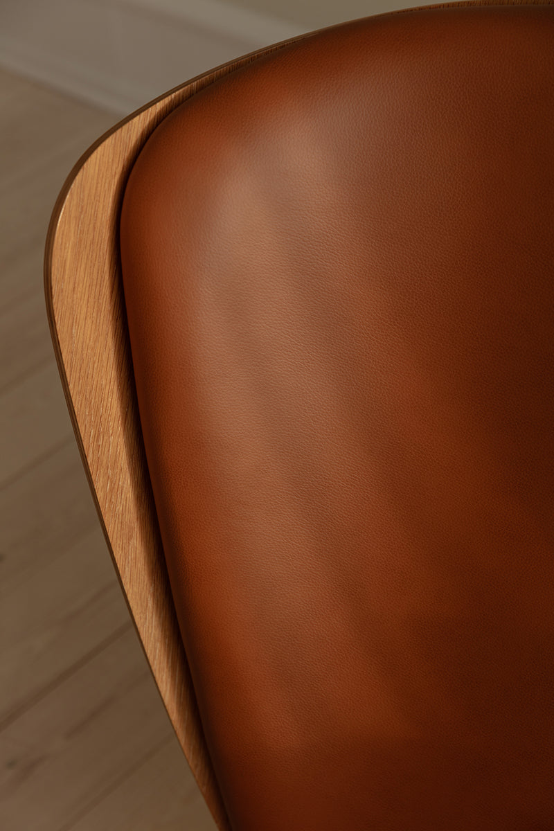 The Reader Leather Wing Chair - WOO .Design