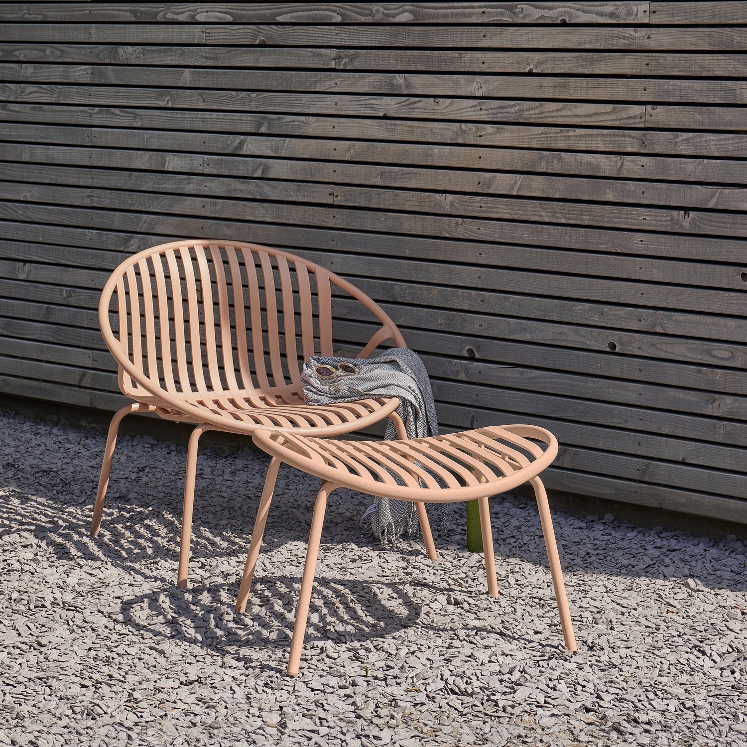 Bruce Garden Lounge Chair with Hocker