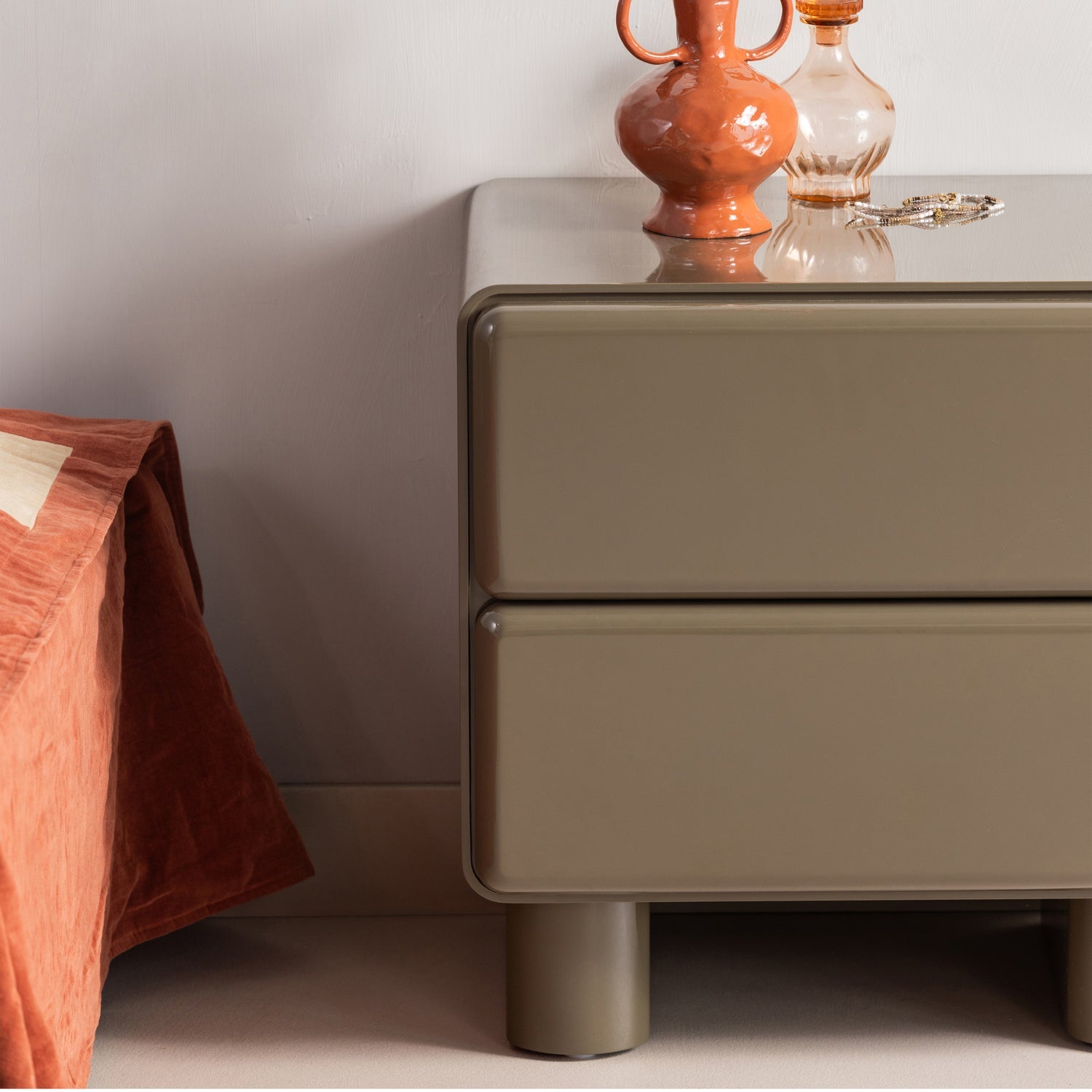 Lustra High Gloss Night Stand