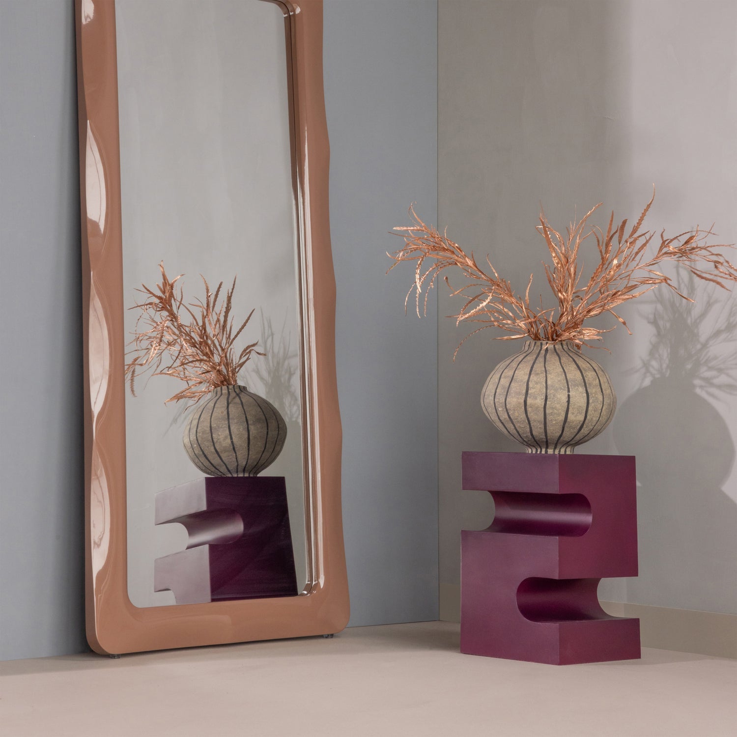 Norea Pink High Gloss Dressing Mirror