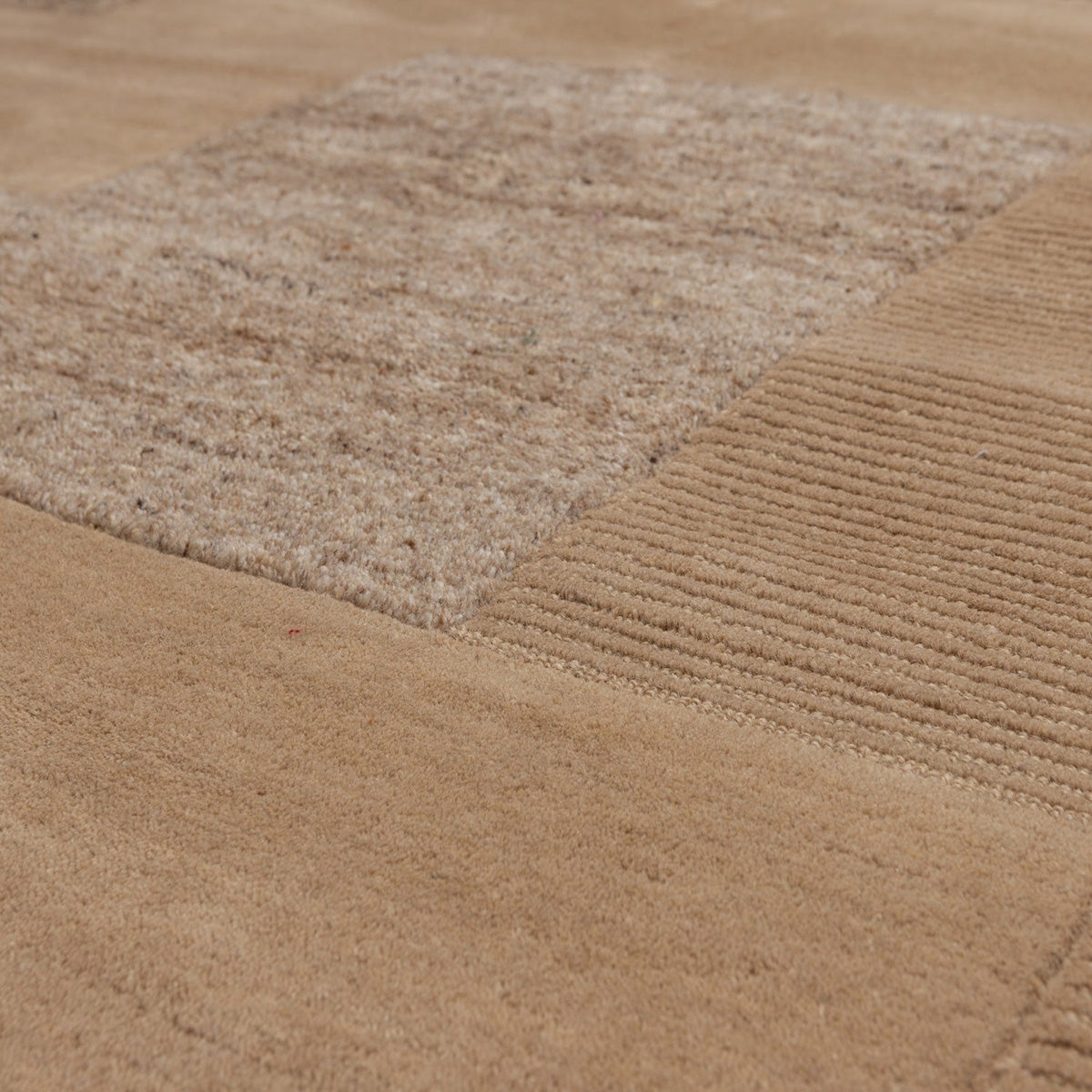 Noven Sand Rug