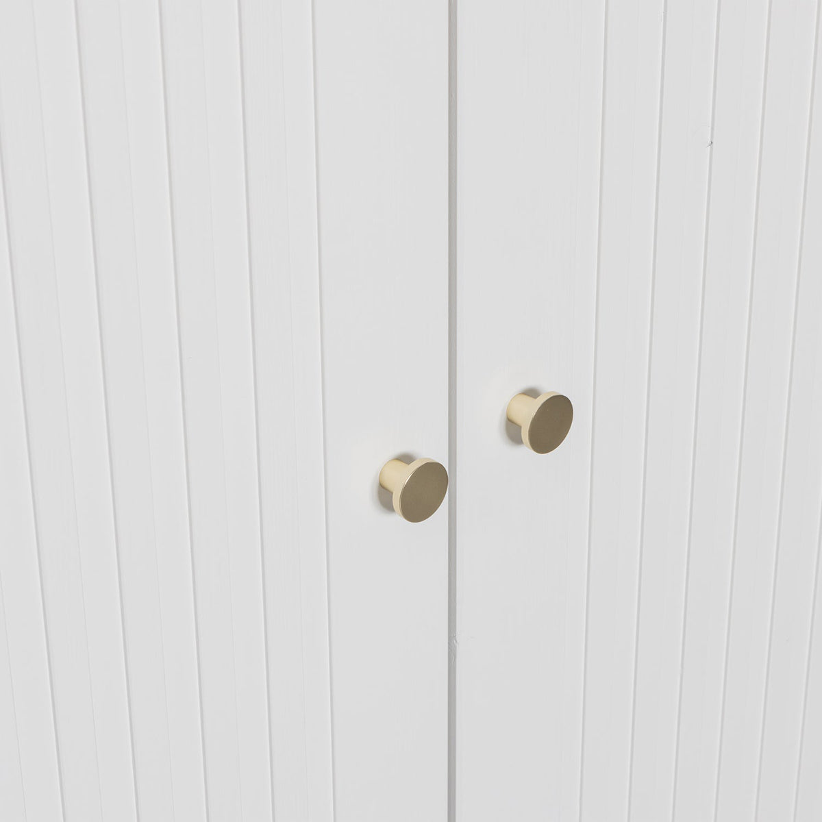 Sipke White Pine Wood Wardrobe