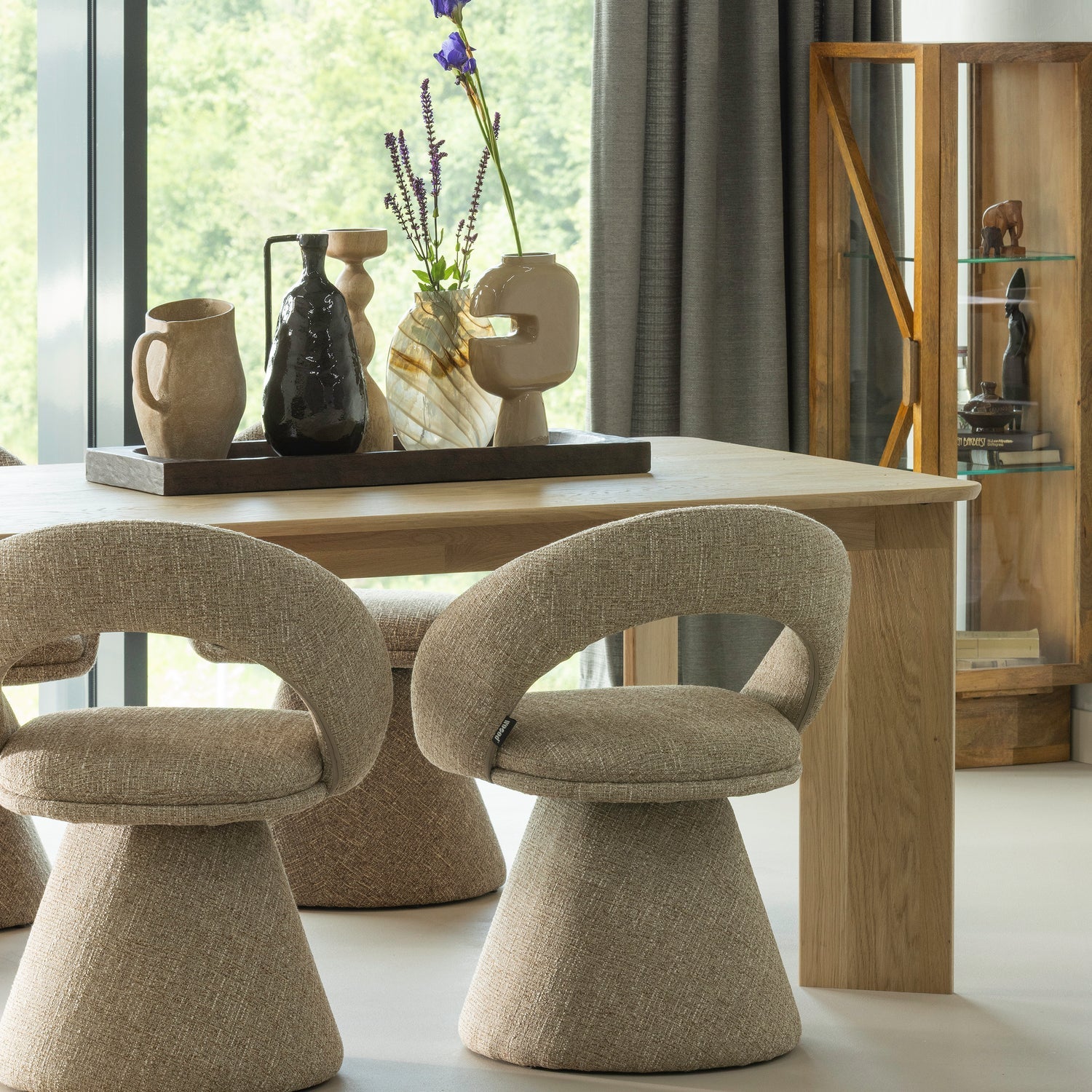 Tablo Transparant Rounded Dining Table