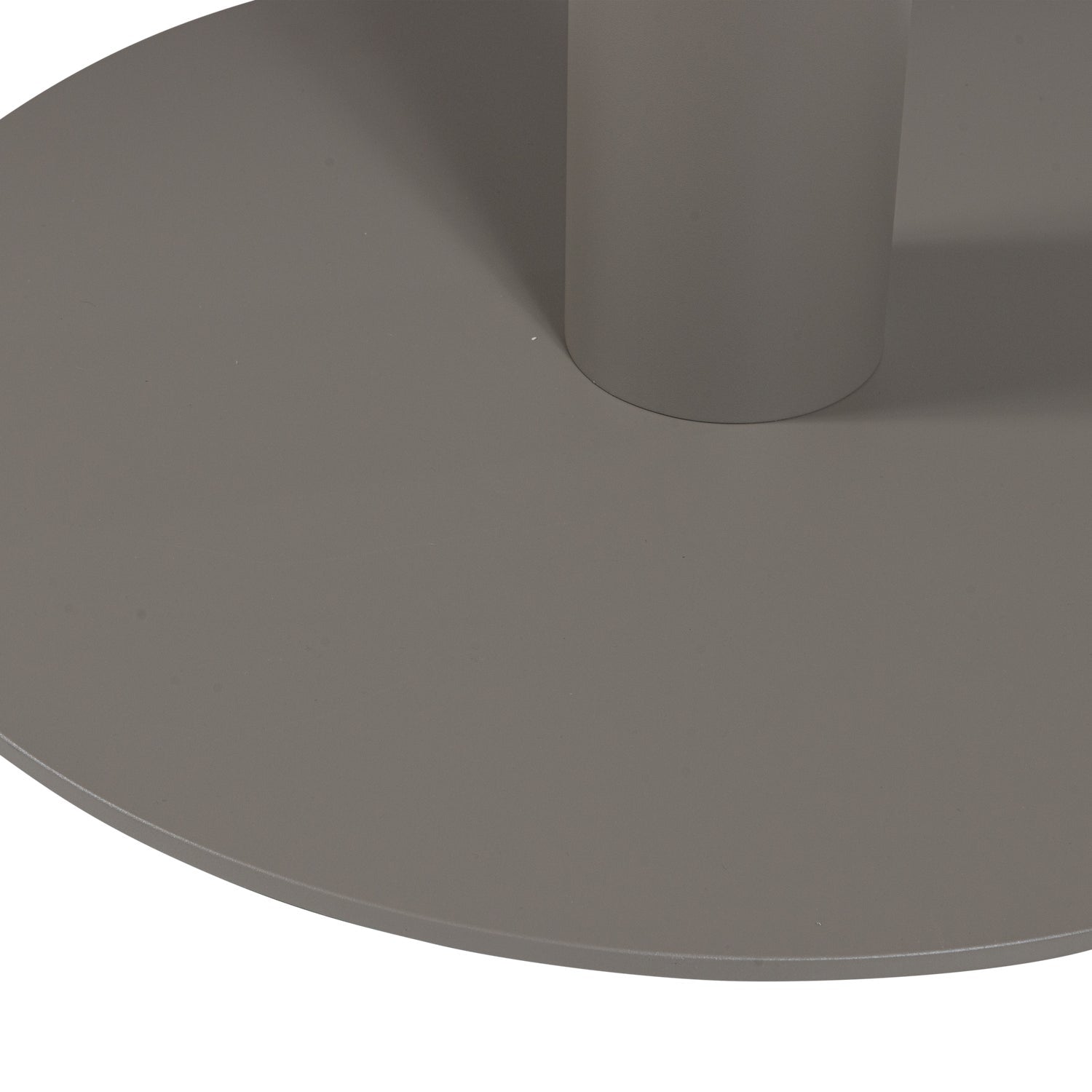 Vela Garden Round Table