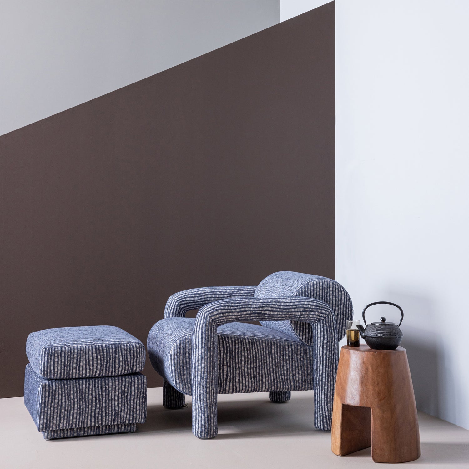 Viri Natural Wood Stool