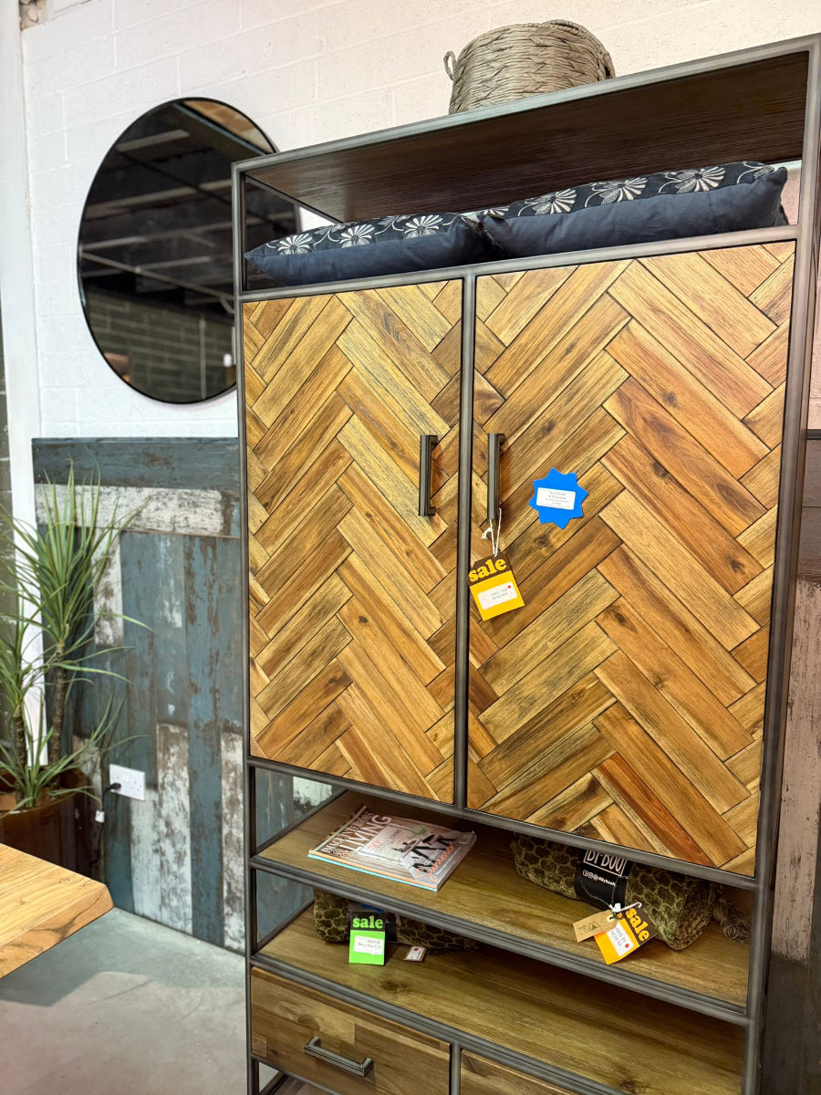 Hudson Cabinet (Outlet)