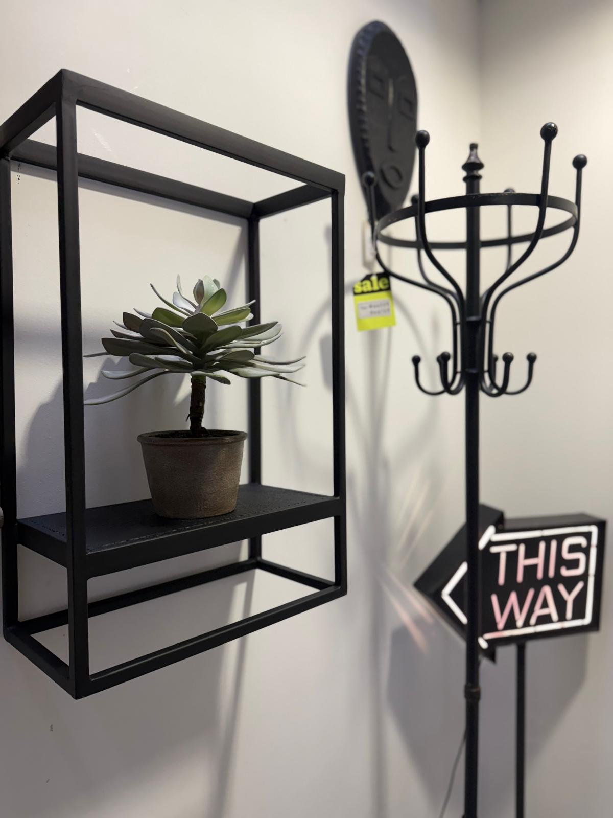 Febe Black Metal Vertical Wall Rack (Outlet)