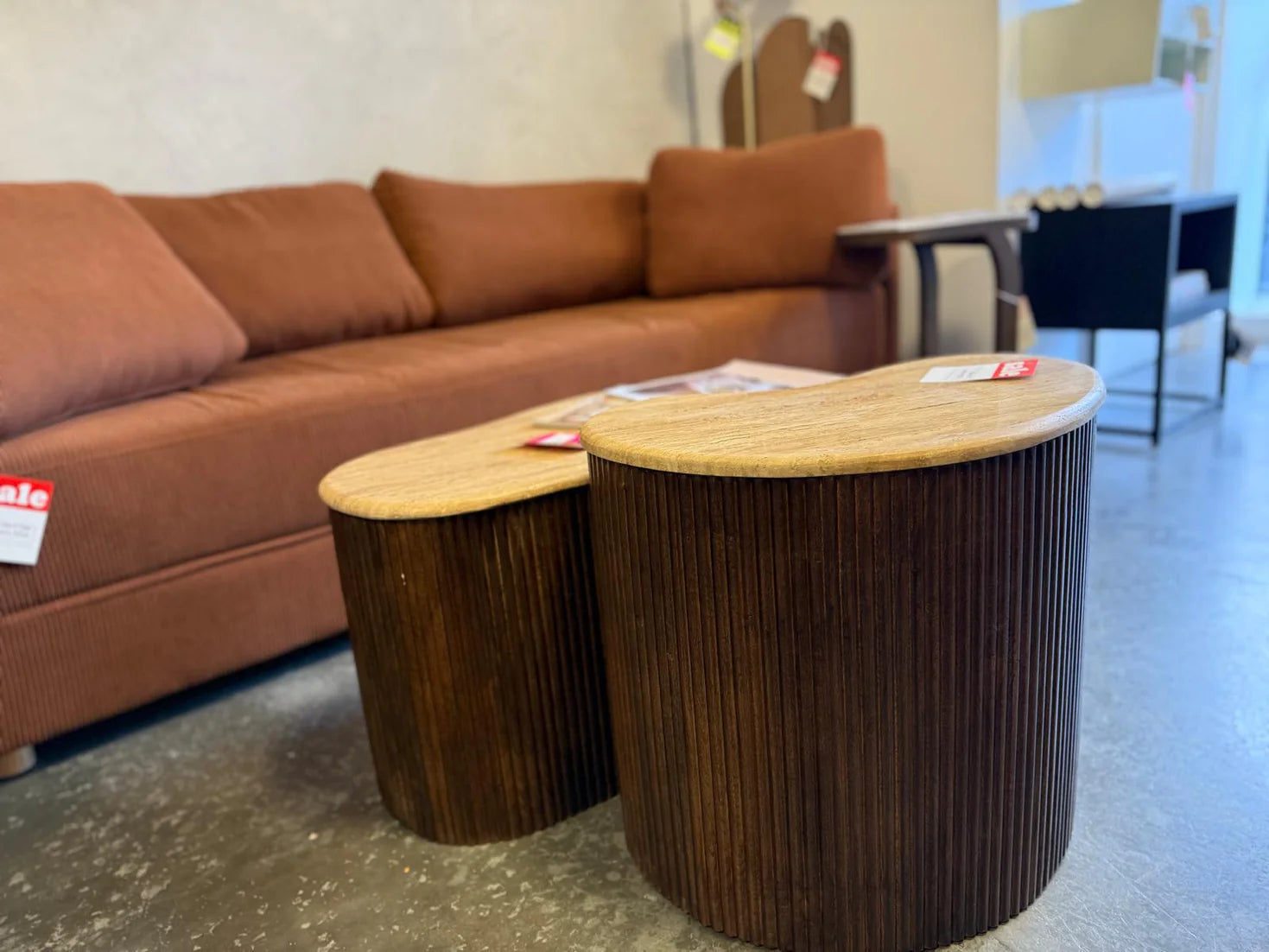 Mari Side Table (Outlet)