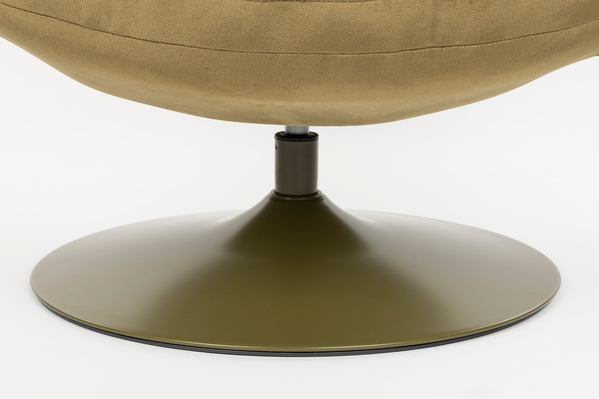 Beefy Velvet Lounge Chair