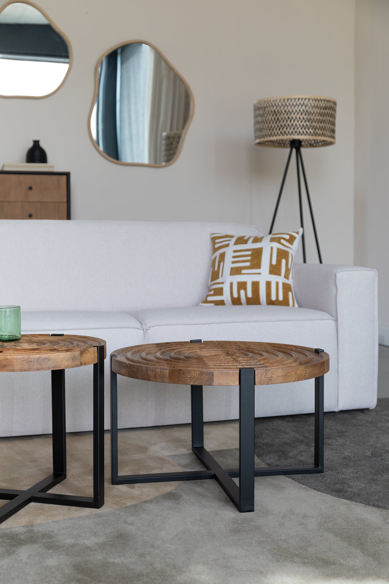Buz Mango Wood Coffee Table