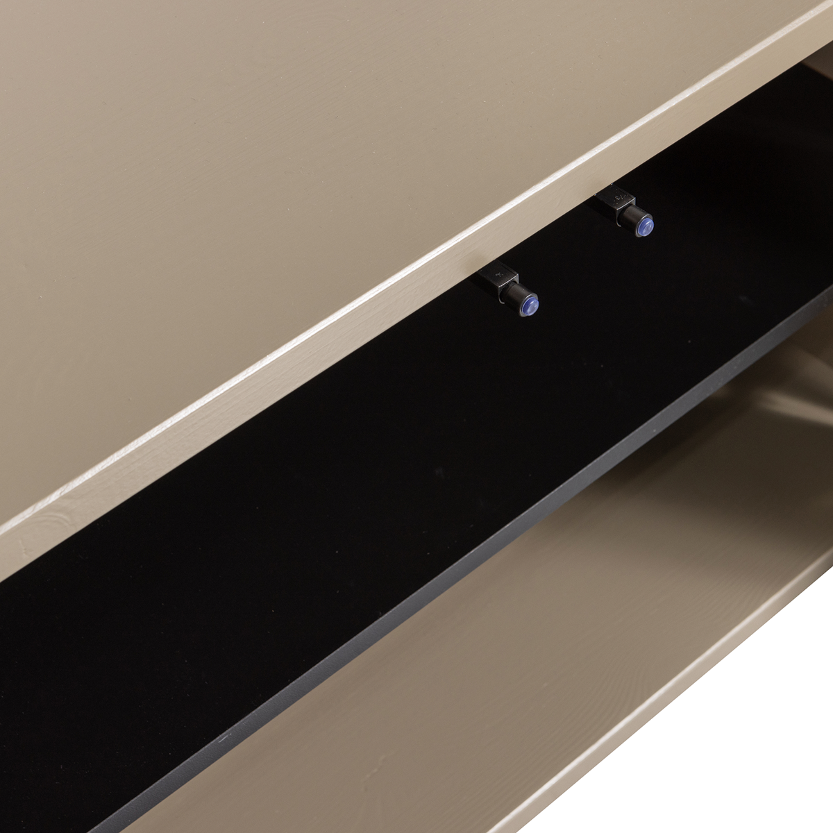 Turner Mud Pine Wood TV Unit - WOO .Design