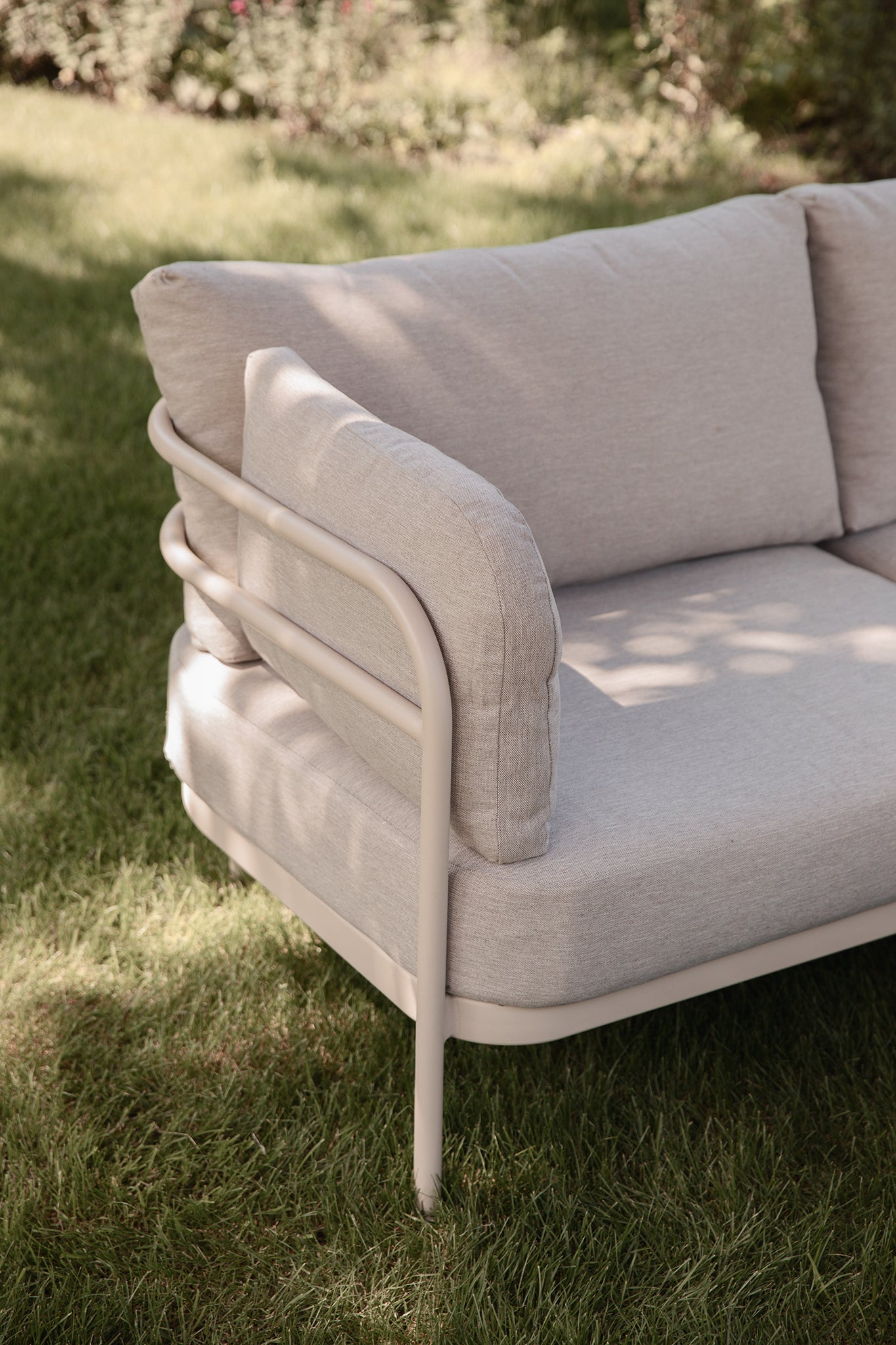 Vista Beige Outdoor Set