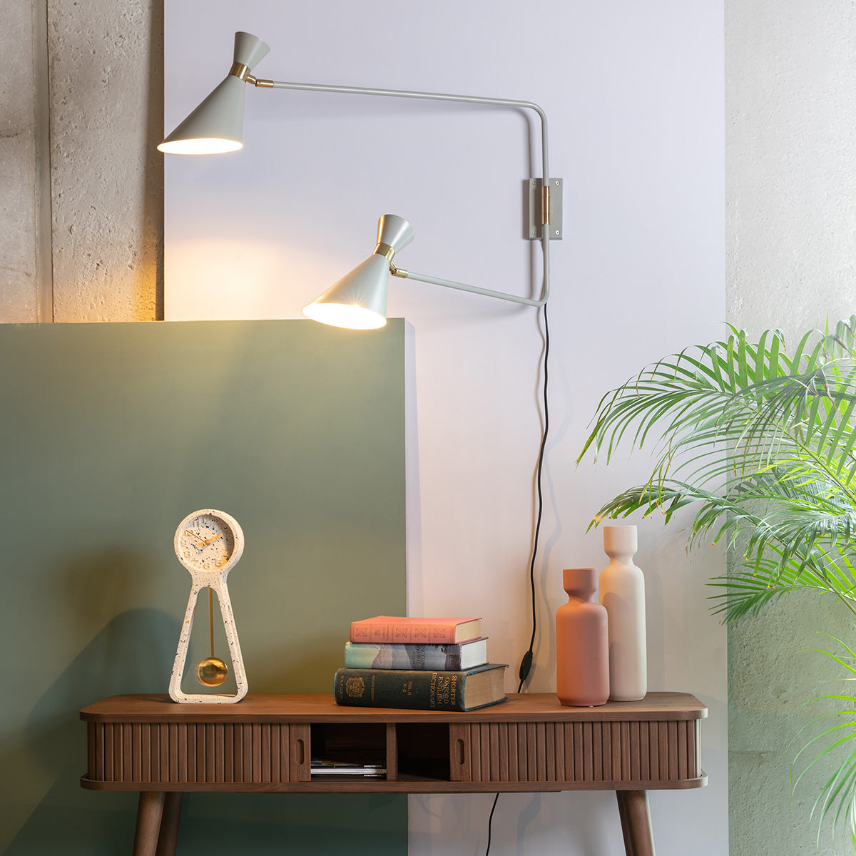 Shady Wall Lamp (Outlet)