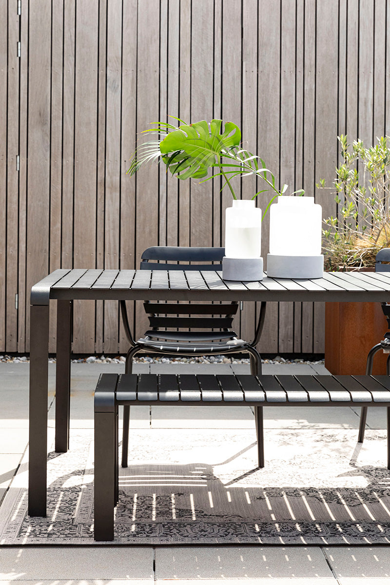Vondel Garden Table