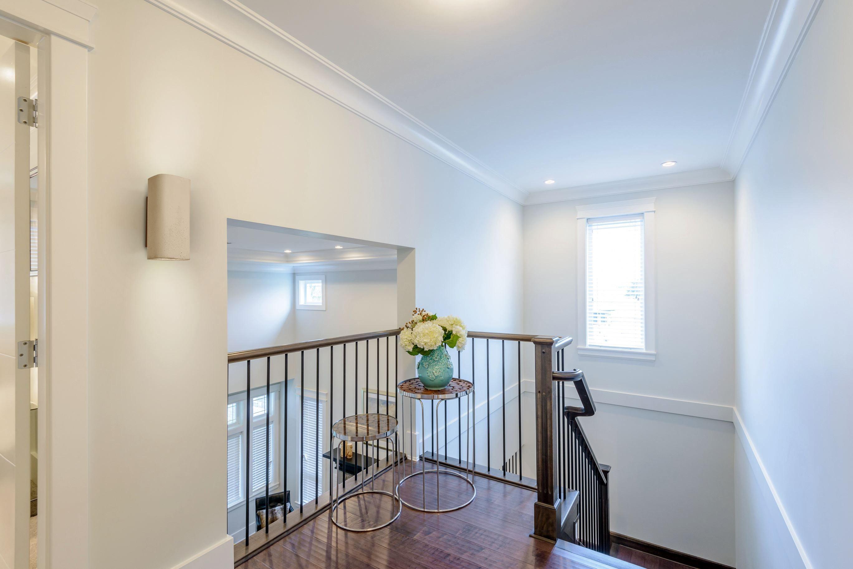 ConTeak Wall Lamp - WOO .Design