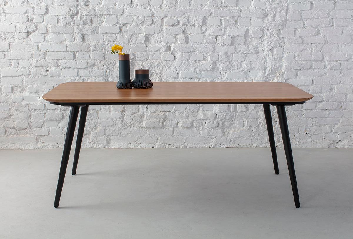 Contrast Dining Table - WOO .Design