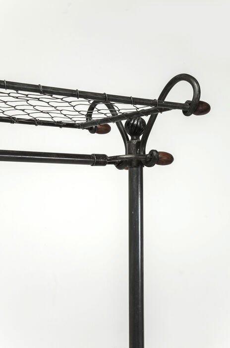 Cosmopolitan Clothing Rack - WOO .Design