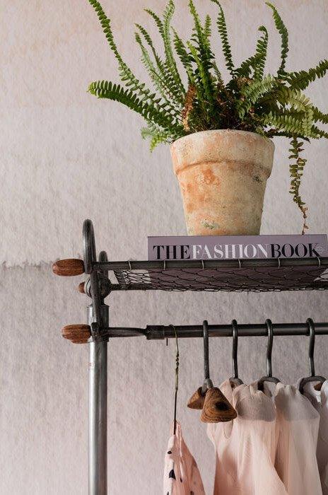Cosmopolitan Clothing Rack - WOO .Design