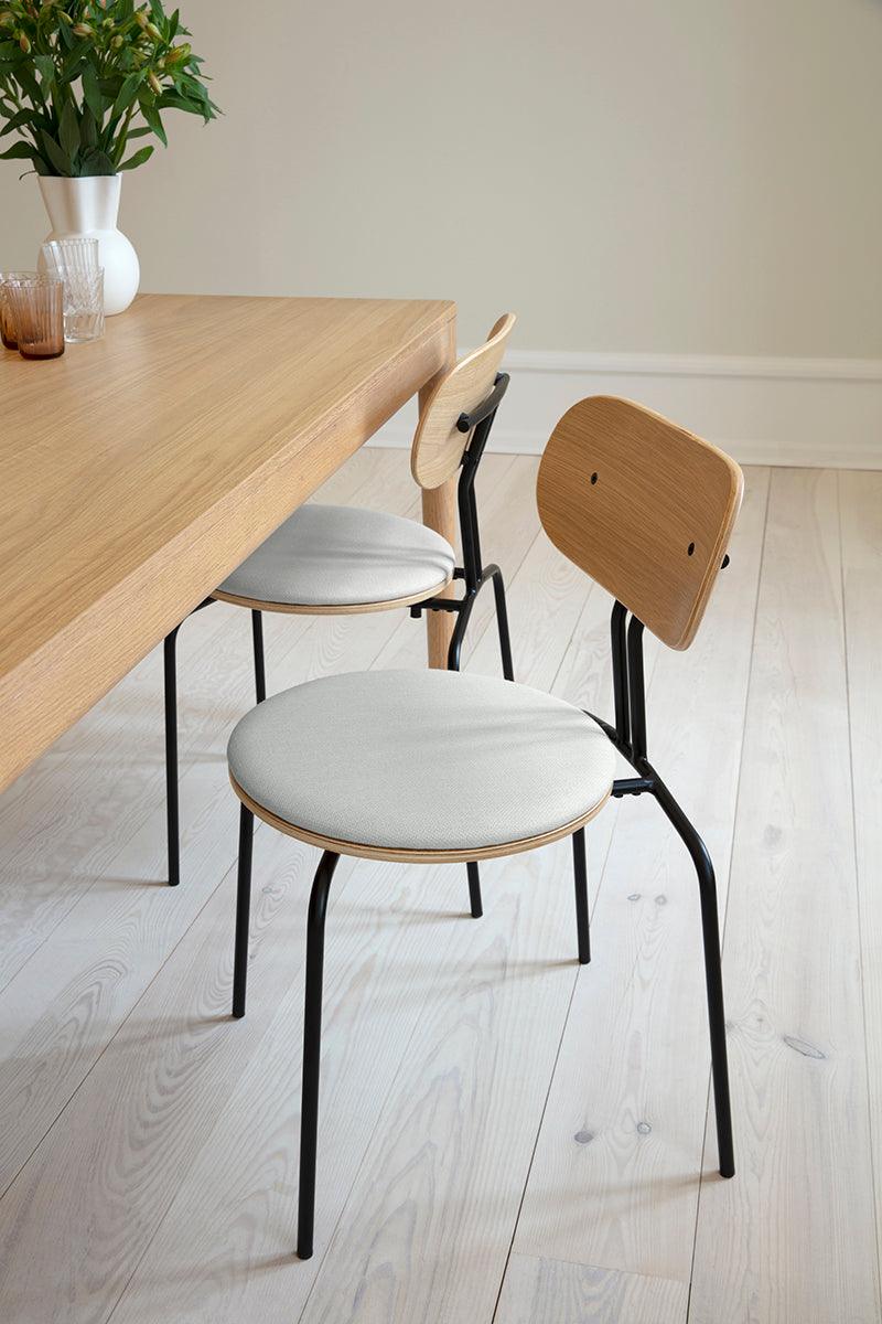 Curious Chair - WOO .Design